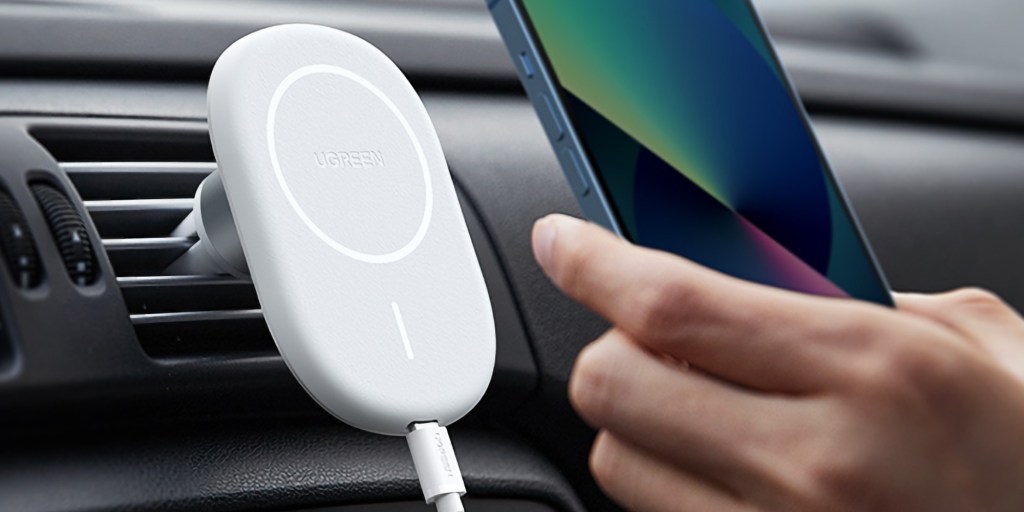 UGREEN Magnetic Wireless Car Charger