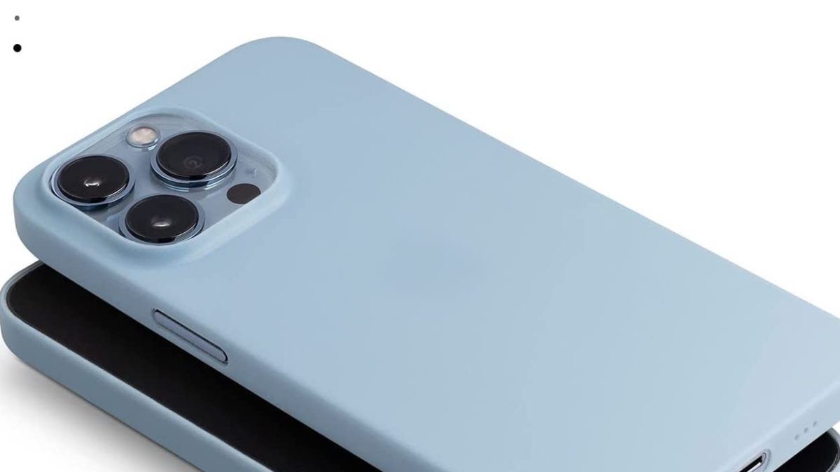 Sierra Blue iPhone 13 case