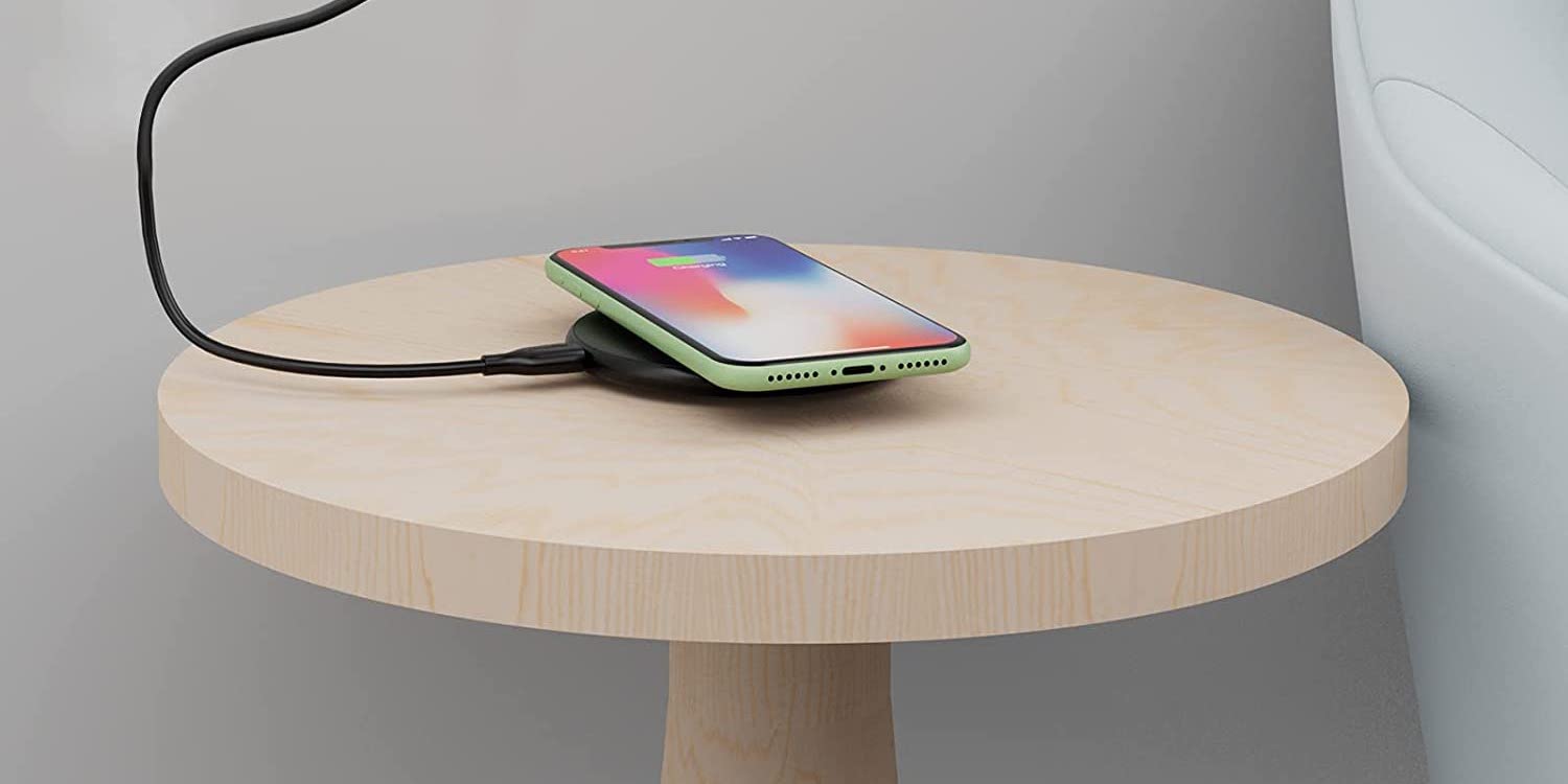   Basics 10W Qi Certified Wireless Charging Stand