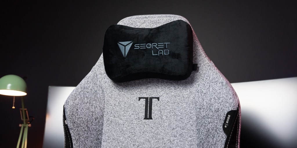 The magnetic head pillow is a nice touch on the Secretlab Titan Evo 2022