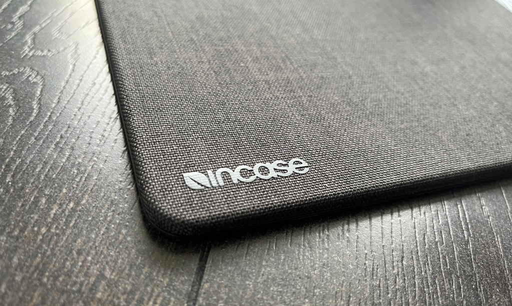 Incase MacBook hardshell case with Woolenex