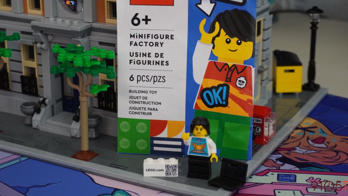 LEGO minifigure Factory