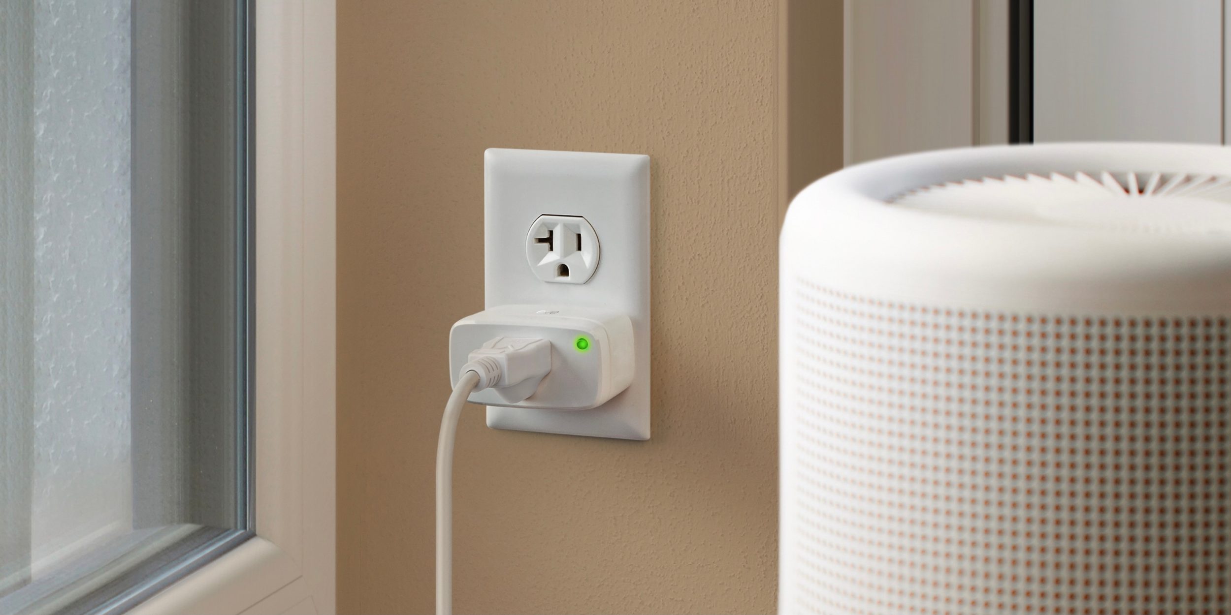 Eve's latest energymonitoring HomeKit smart plug with thread drops to