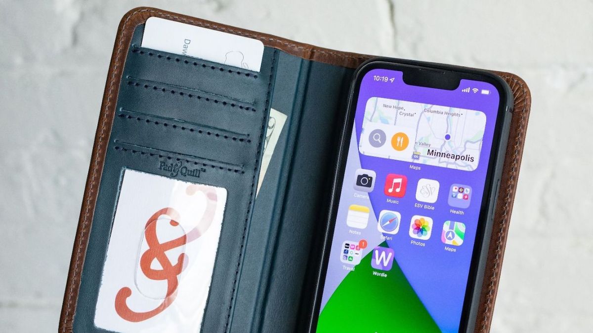 Pad & Quill folio and iPhone 14 wallet cases