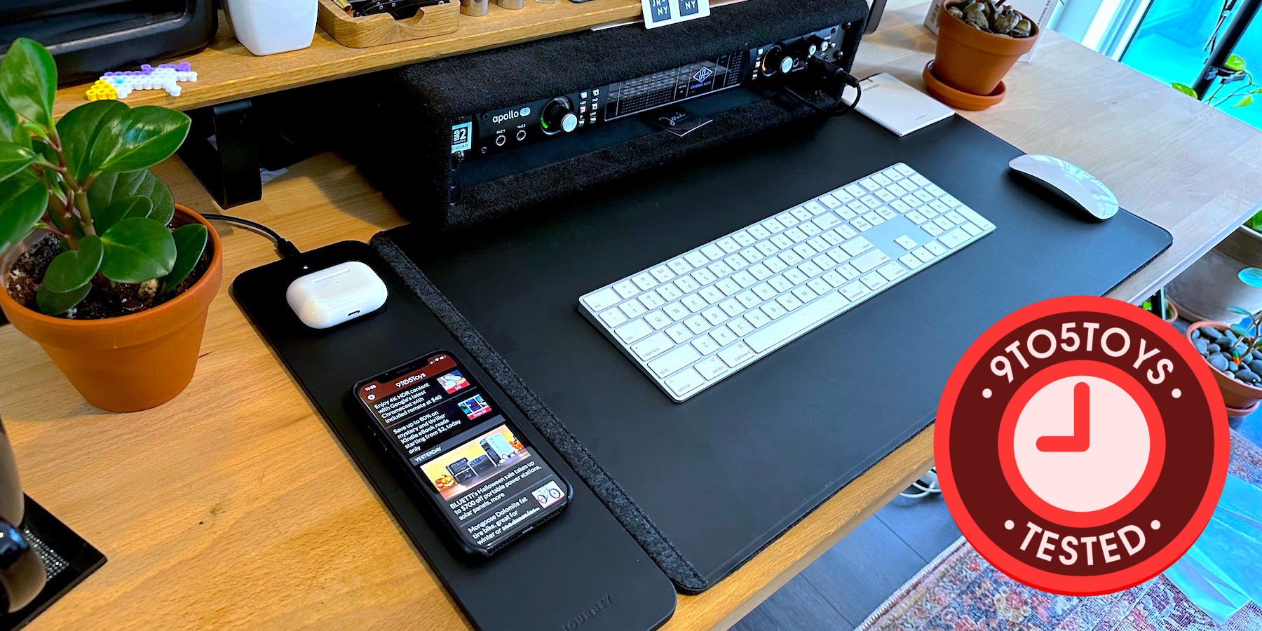Journey Alti Slim Desk Mat Review: Built-In MagSafe Charging? 