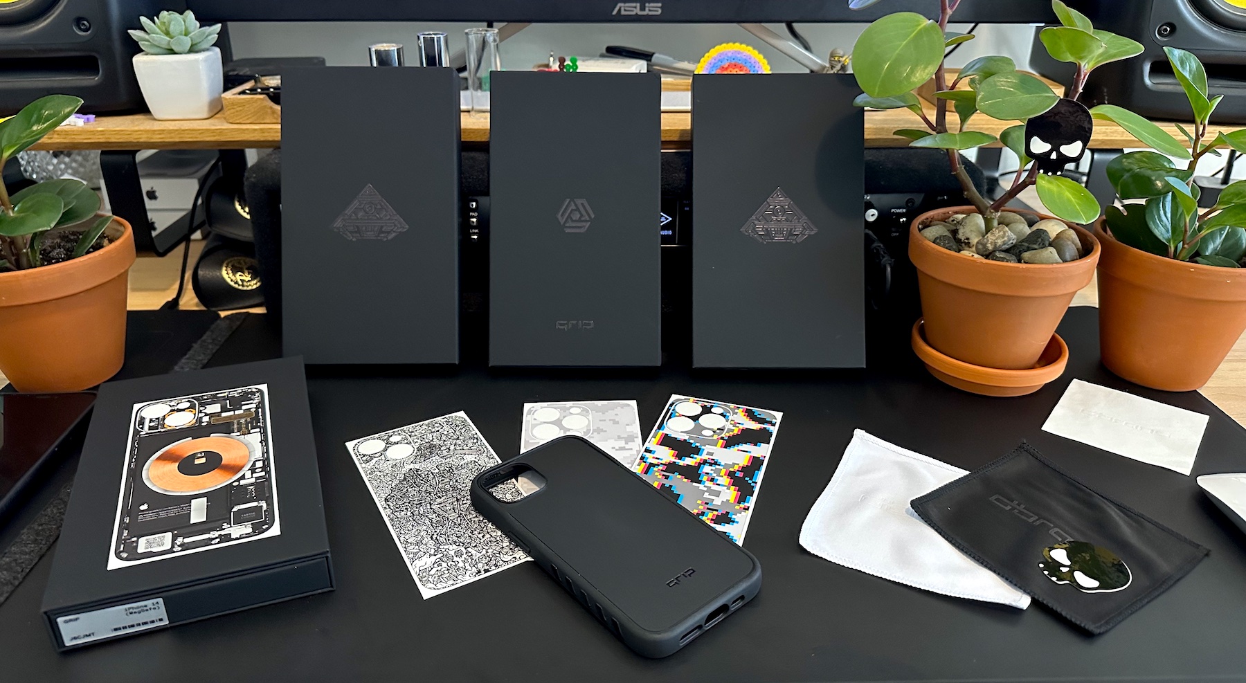 Handson with dbrand’s extra grippy iPhone 14 case and customizable 3M skins