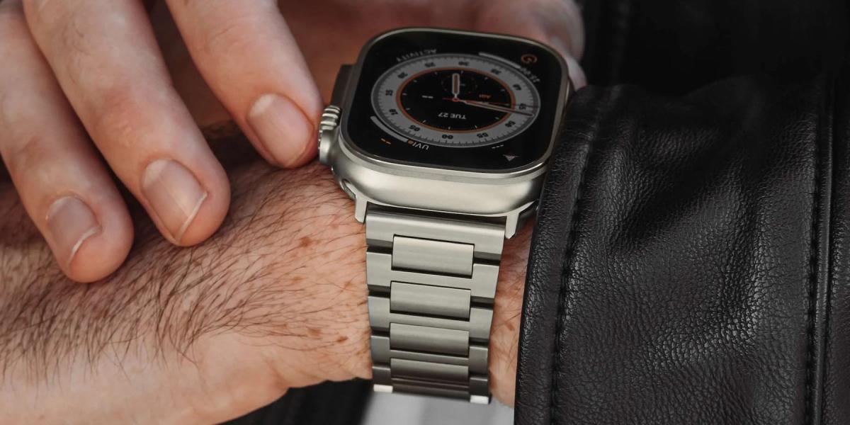 SANDMARC Titanium Apple Watch Band