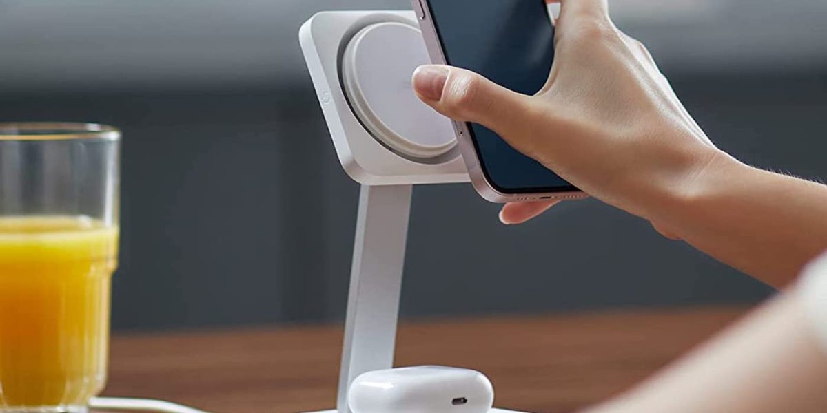 ESR's 2-in-1 MagSafe iPhone/AirPods charging stand now 25% off at $45  shipped