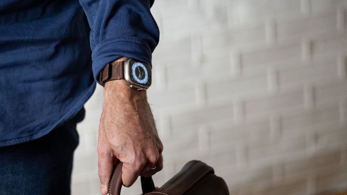 Ultra Leather Strap from Pad Quill Apple Watch