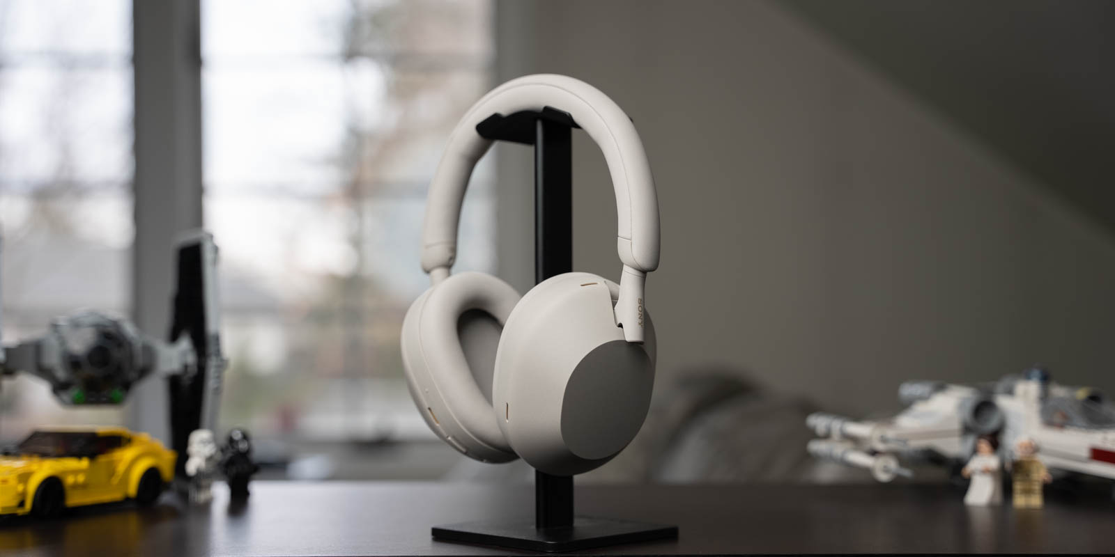 Sony's latest XM5 ANC headphones drop to $279 in refurbished sale (Orig.  $398)