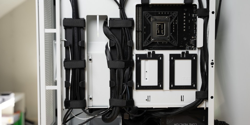 NZXT Player Three cable management