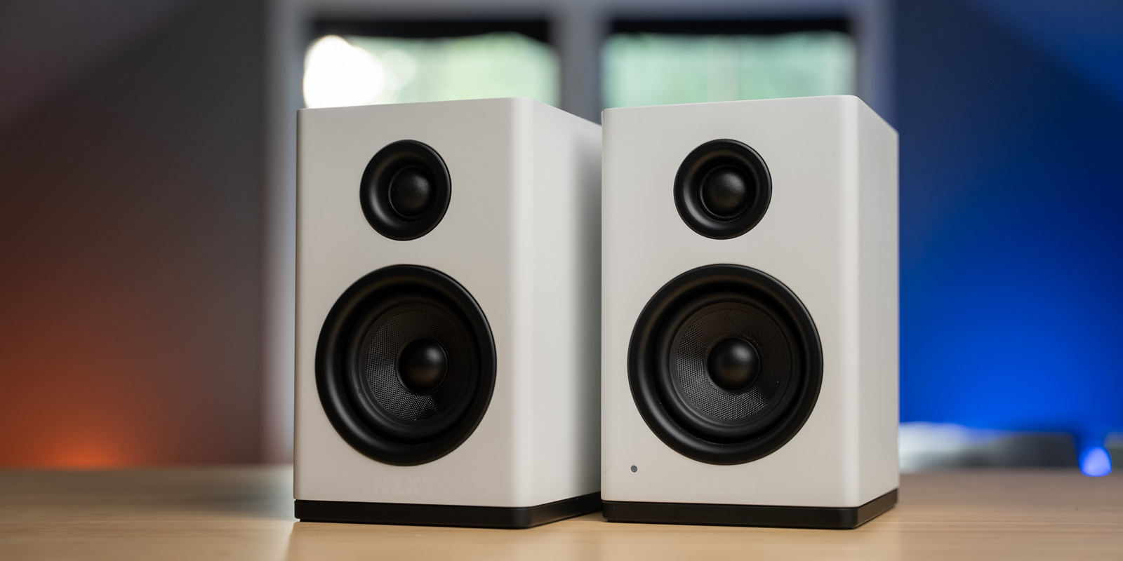 NZXT RELAY SPEAKERS ホワイト NZXT Relay brings new headset, speakers, auto-switching stand