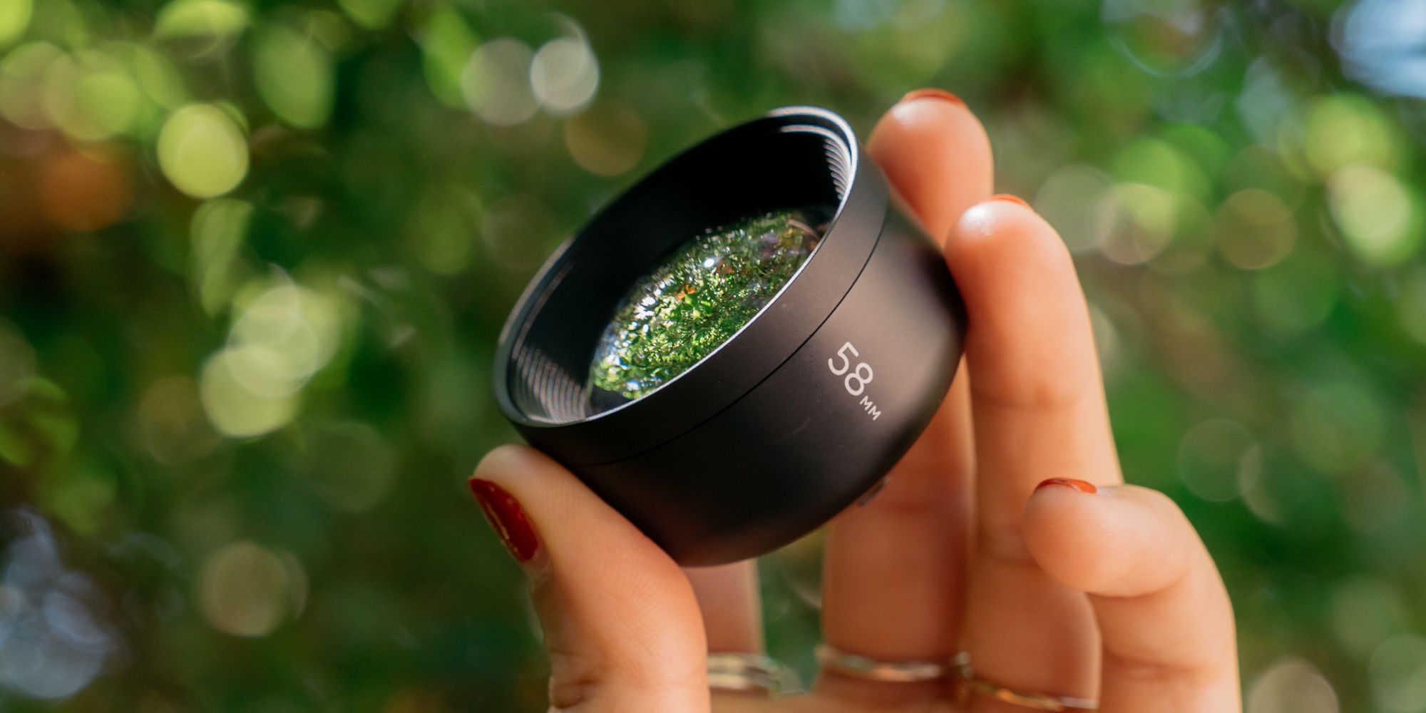 Moment T-Series Lenses debut for iPhone and Android smartphone