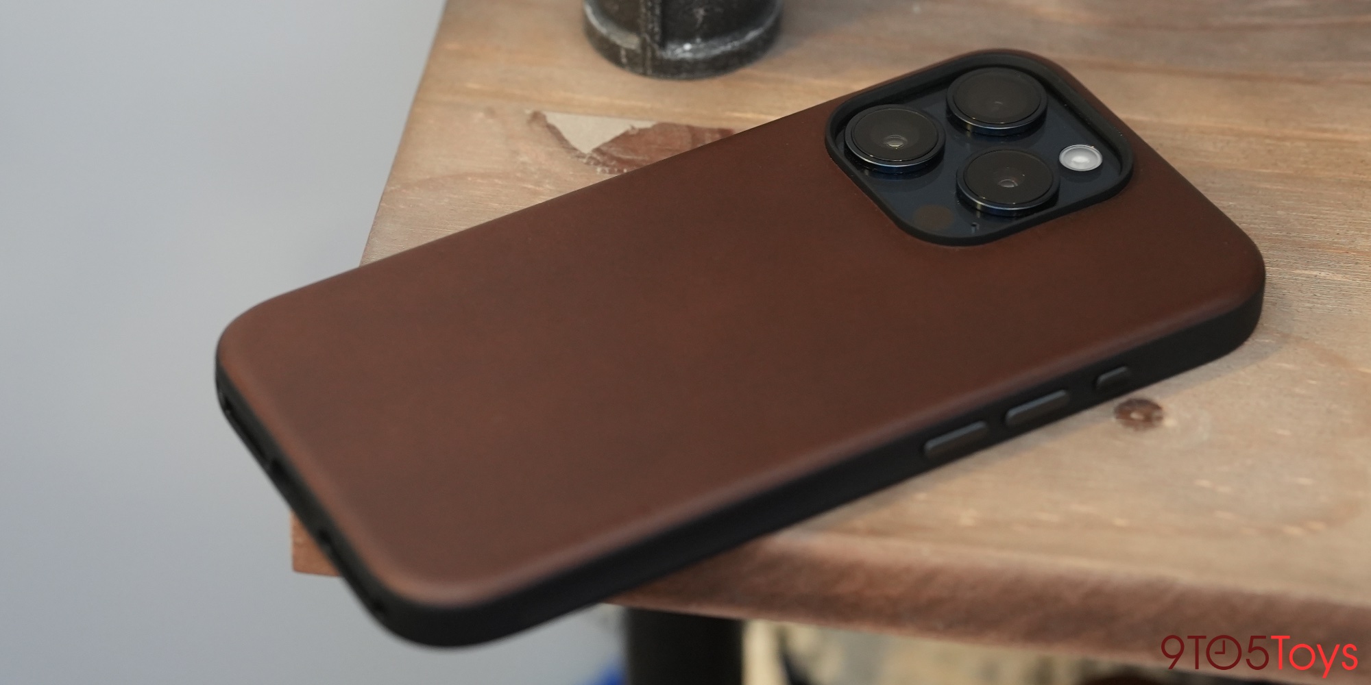 Nomad Modern Leather iPhone 14 case review: my new favorite