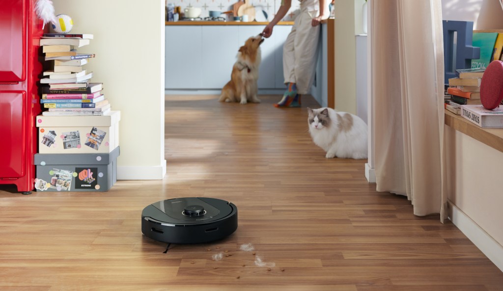 Roborock Q8 Max+ - Enhanced Cleaning, Simplified Living. 