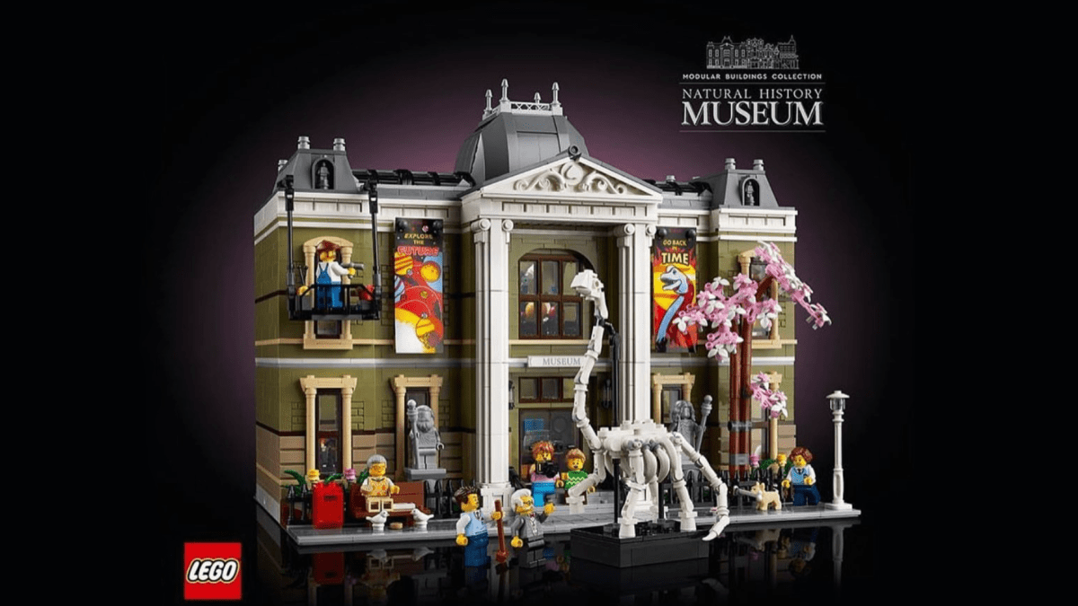 LEGO Natural History Museum set 10326