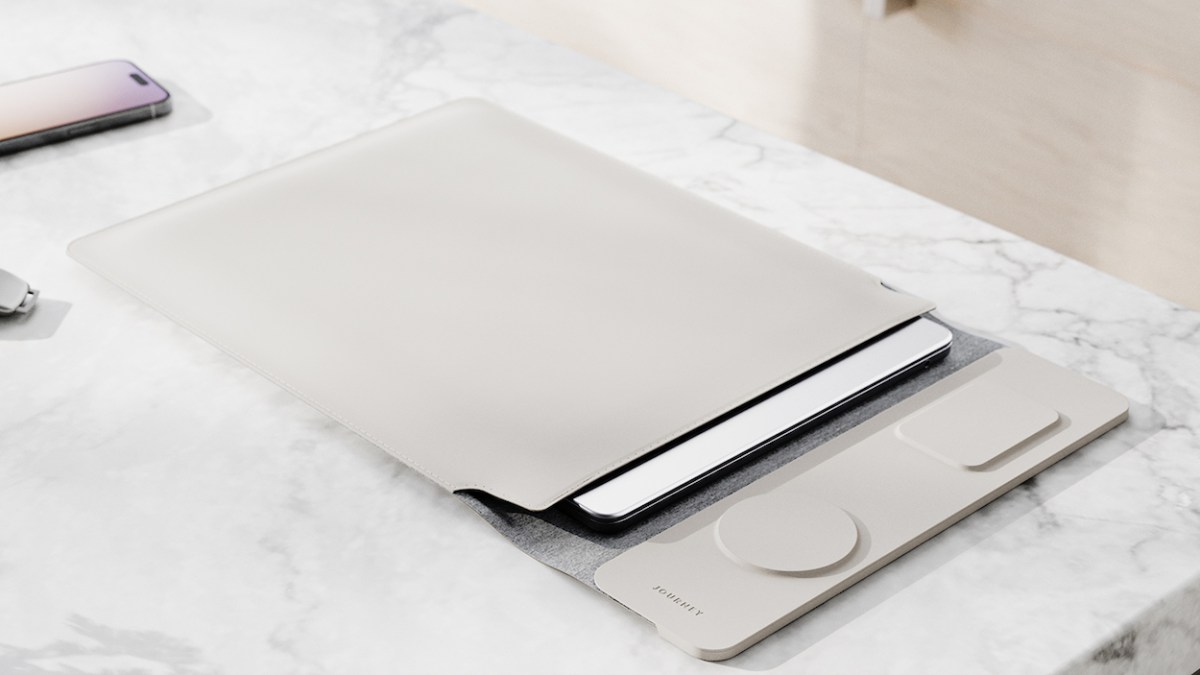 NEXA MacBook sleeve with MagSafe charging-03