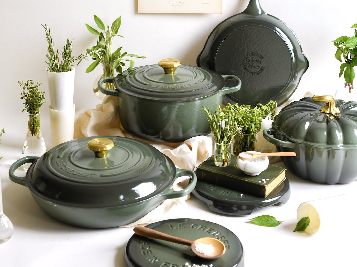 Le Creuset - 9qt Signature Cast Iron Round Dutch Oven - Discounts for  Veterans, VA employees and their families!