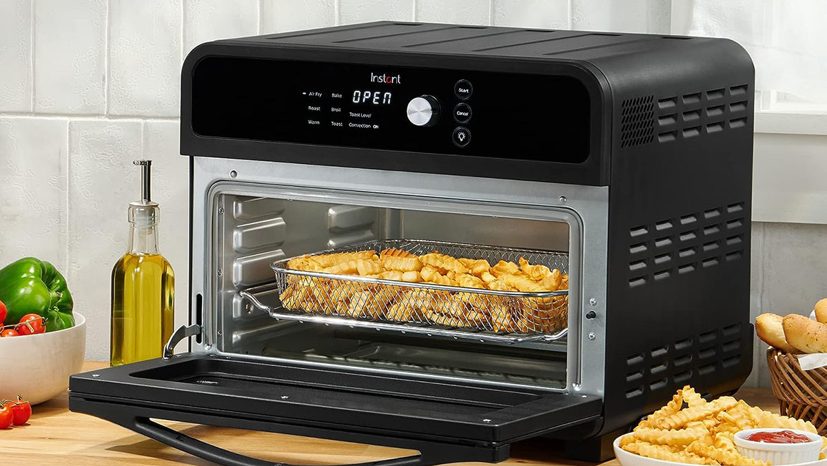 https://9to5toys.com/wp-content/uploads/sites/5/2023/10/instant-omni-air-fryer-toaster-oven-combo.jpg