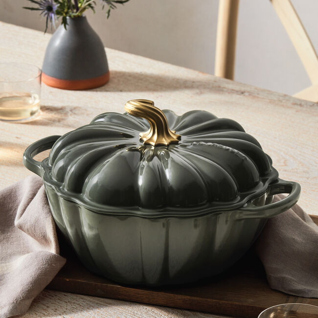 Le Creuset Thyme Heritage Square Baking Dish + Reviews