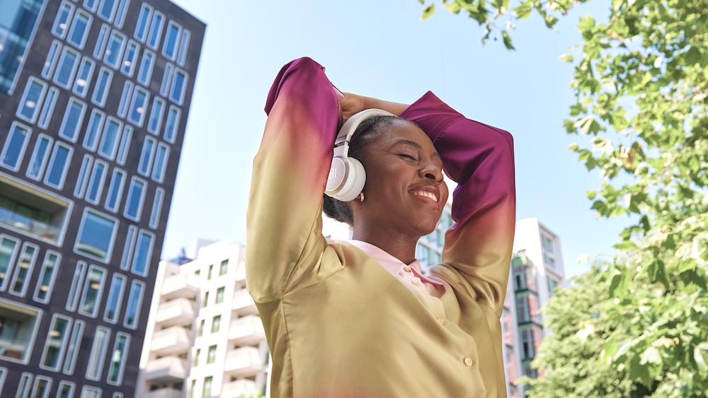JBL Live 670NC & 770NC: Over- und On-Ear-Kopfhörer mit ANC und LE