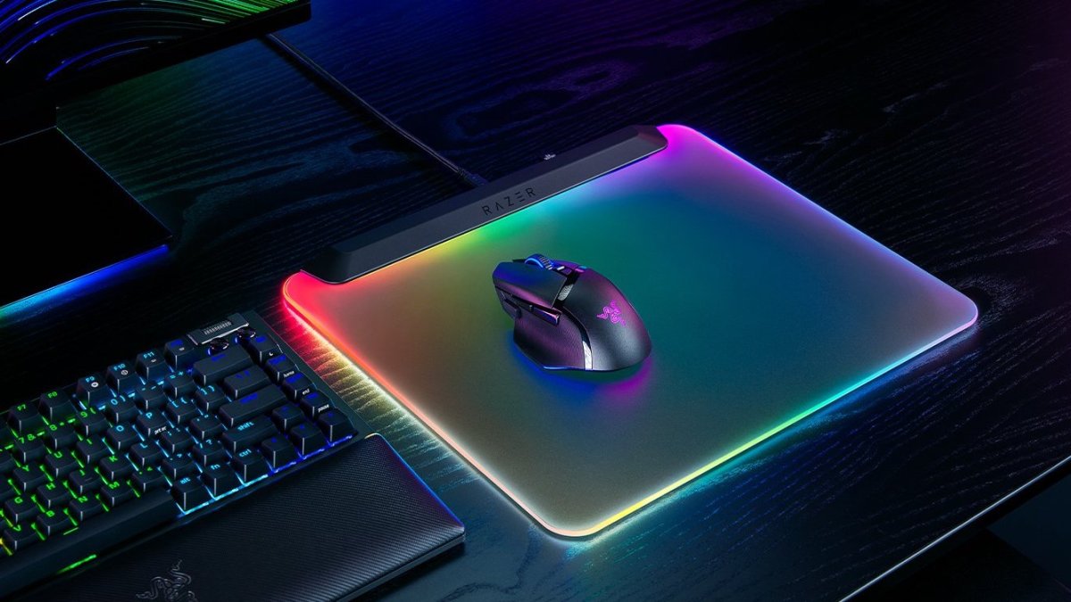 Firefly V2 Pro backlit mouse pad Razer