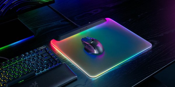 Firefly V2 Pro backlit mouse pad Razer