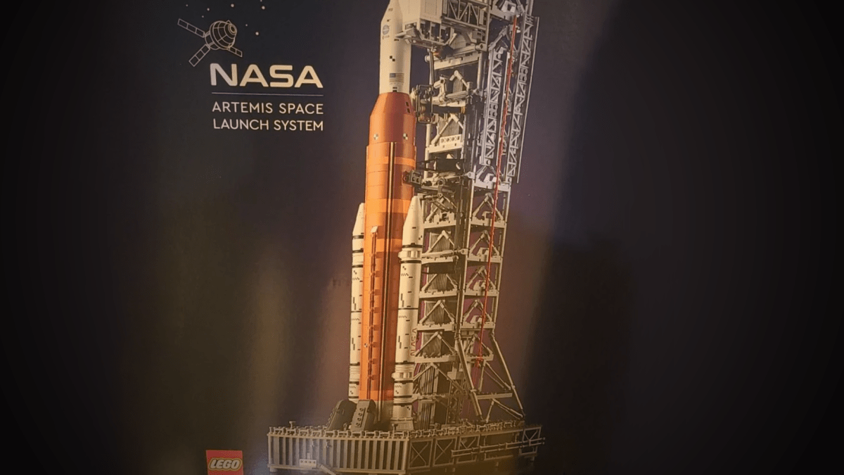 LEGO Artemis Space Launch System