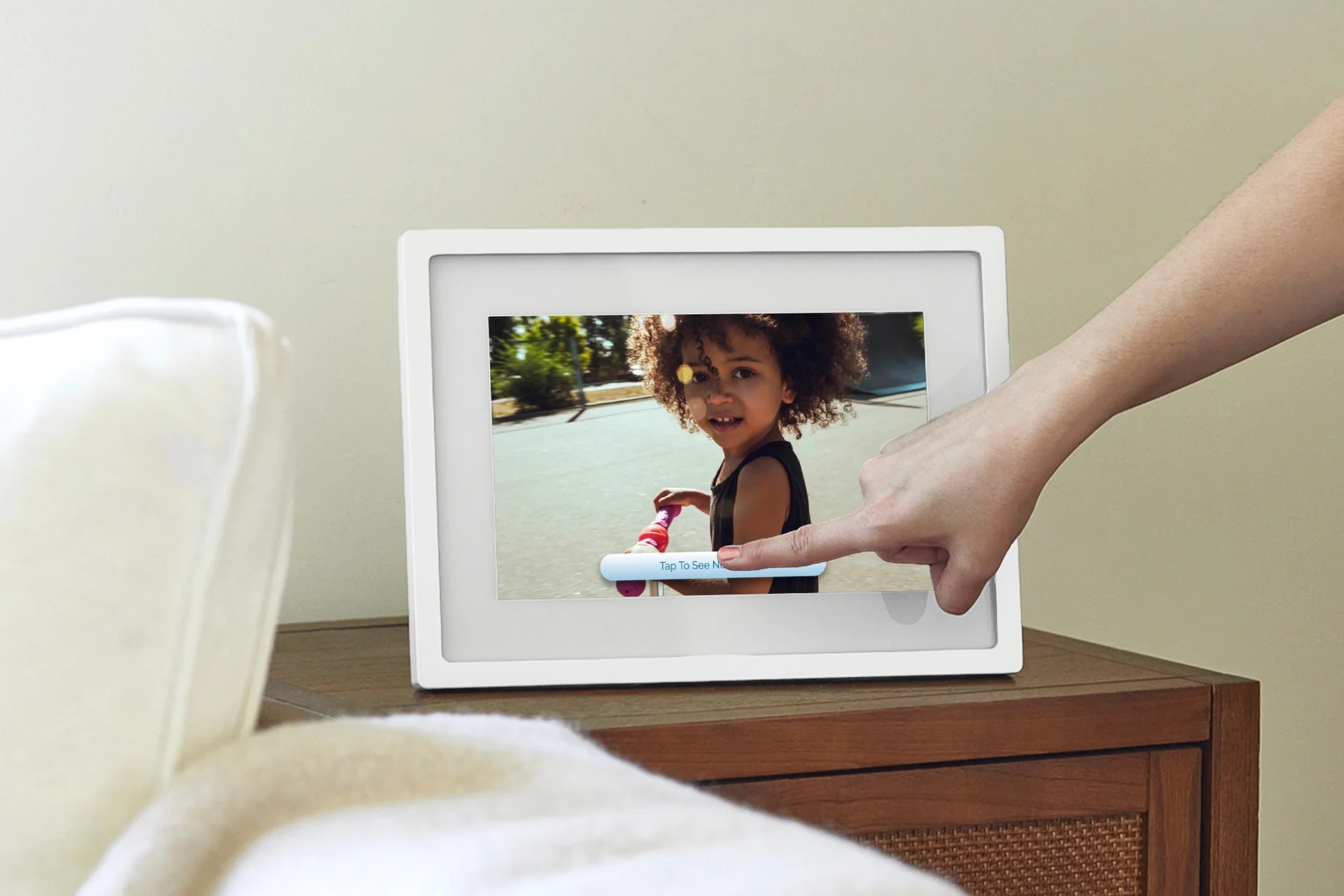 Rare Deals Hit Skylight's Smart Touchscreen Home Hub And Picture Frame 