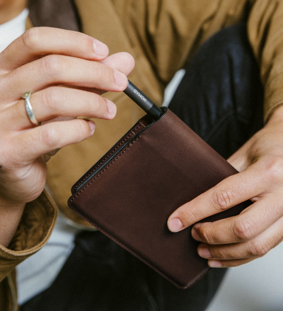 Nomad leather Passport Wallet Pen edition