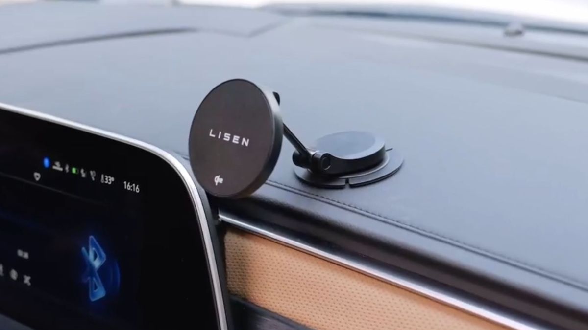 Image showing LISEN's Qi2 car charger.