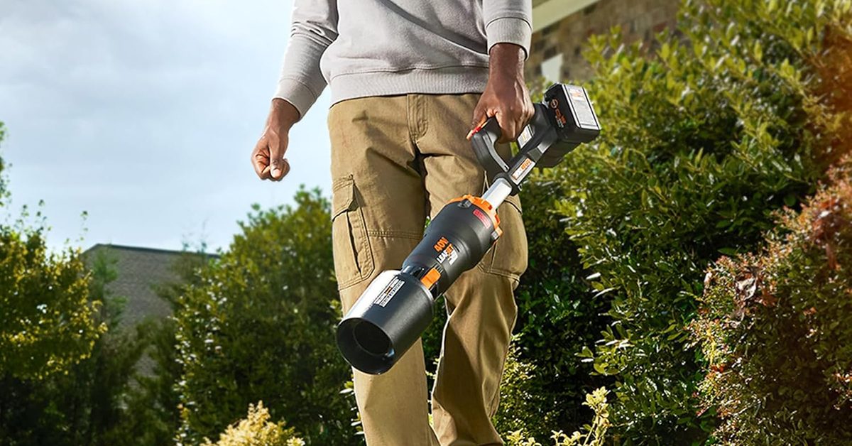Worx’s 40V Nitro Leafjet cordless blower brings along 620 CFM output + 2x batteries back at 0 ( off)