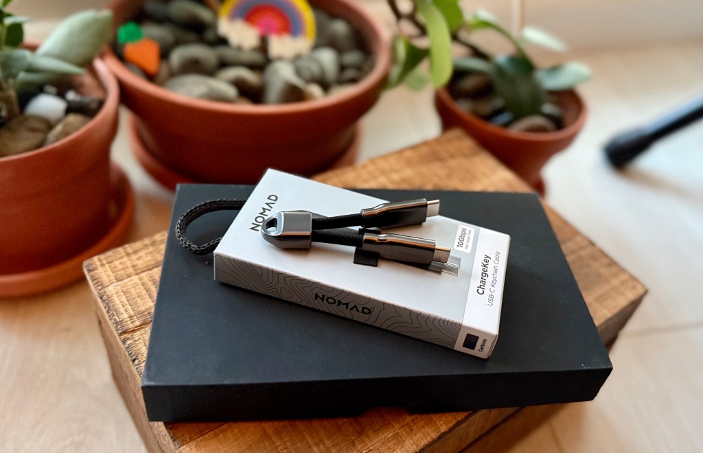 A box with a couple usb cables on it