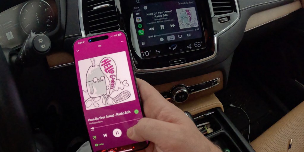 Wireless Apple CarPlay