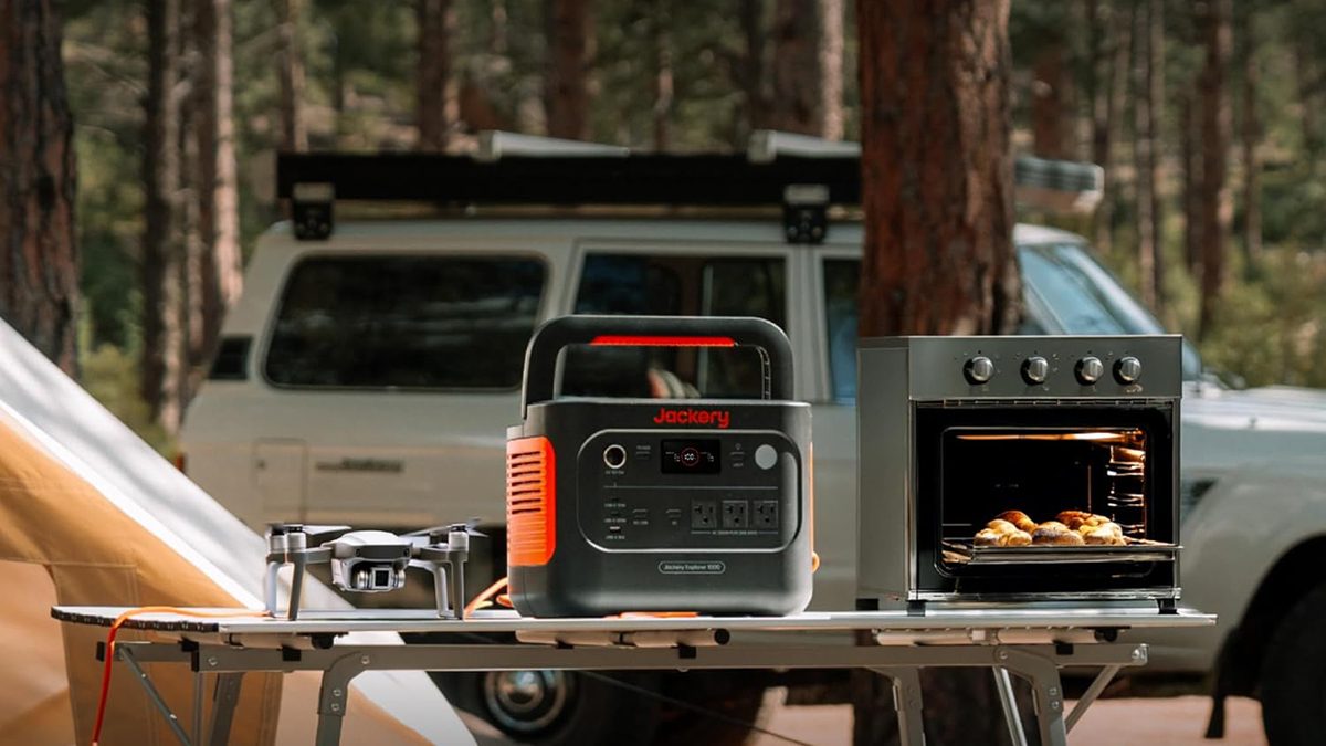 Amazon beats out Jackery's direct sale pricing on the Explorer 1000 v2  1,070Wh LiFePO4 power station for $449 (Reg. $799)