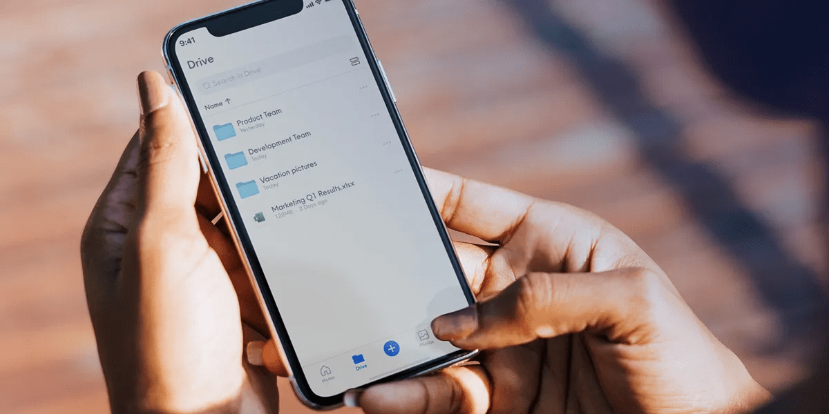 A person holding a cell phone