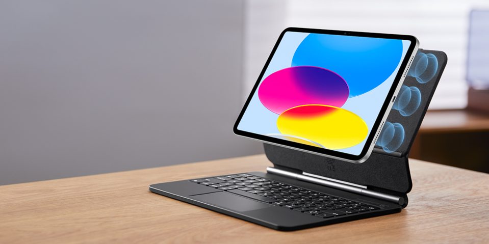 A laptop with a screen on
