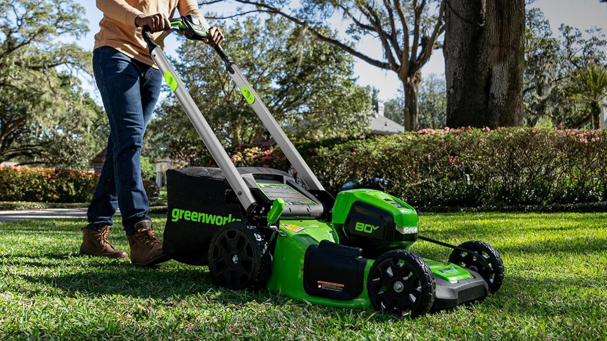 Greenworks' folding 80V 21-inch cordless self-propelled mower with