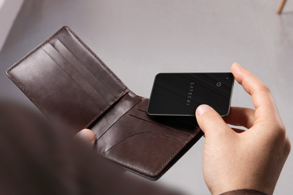 A person holding a cell phone