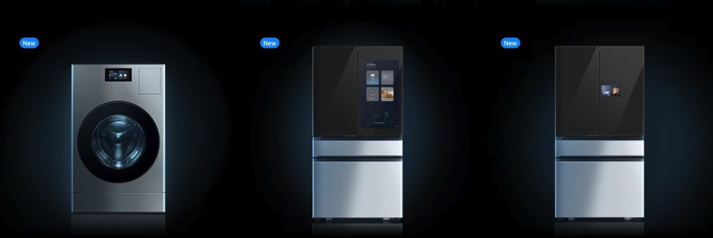 Un refrigerador negro y plateado