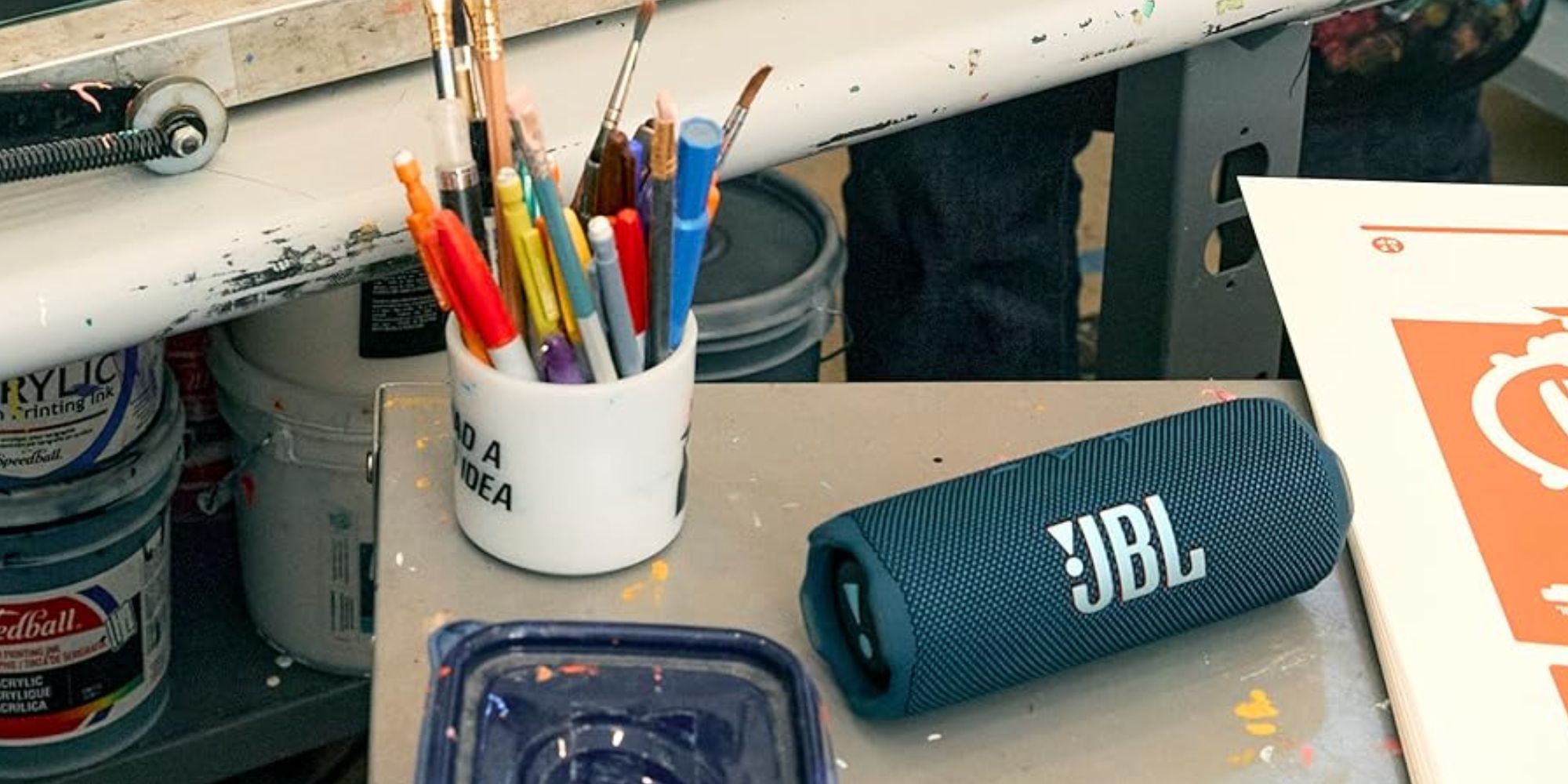 Image showing a JBL Flip 7 speaker on desk.