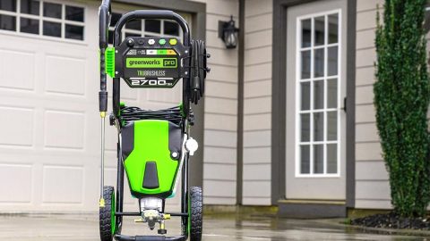 A green and black machine