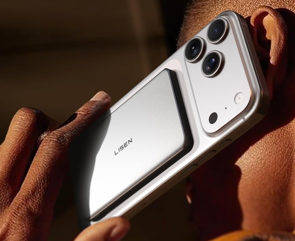 A person holding a cell phone