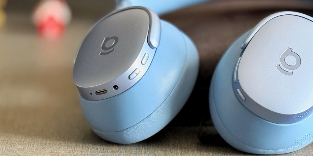 A close up of a blue headphones