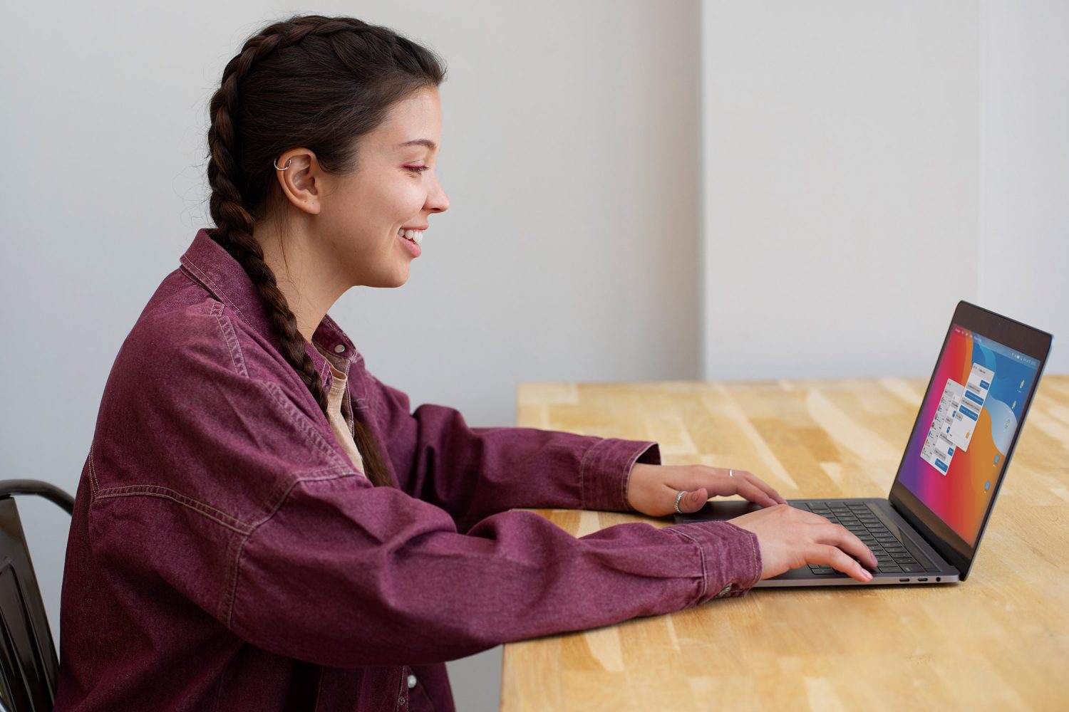 Microsoft Windows 11 Pro + The Essential Windows 11 Pro Course