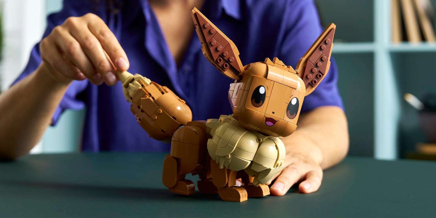 A person holding a toy