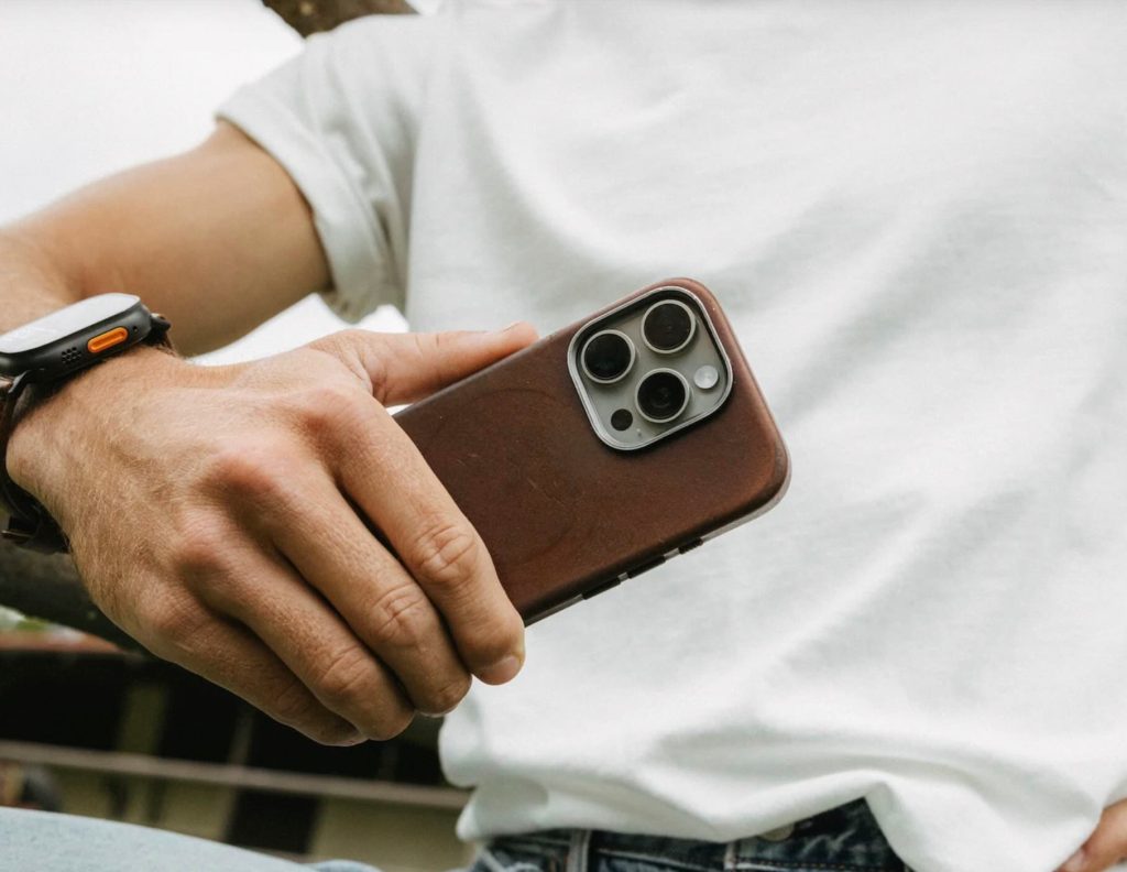 A person holding a cell phone