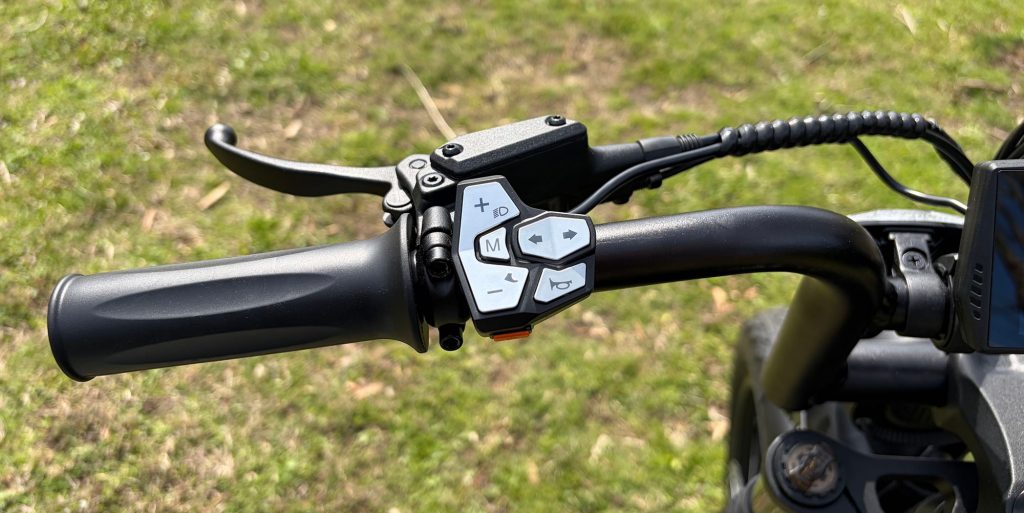 A close up of a handlebar
