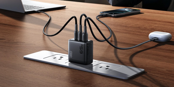 Image showing INIU's 65W 3-port charger.