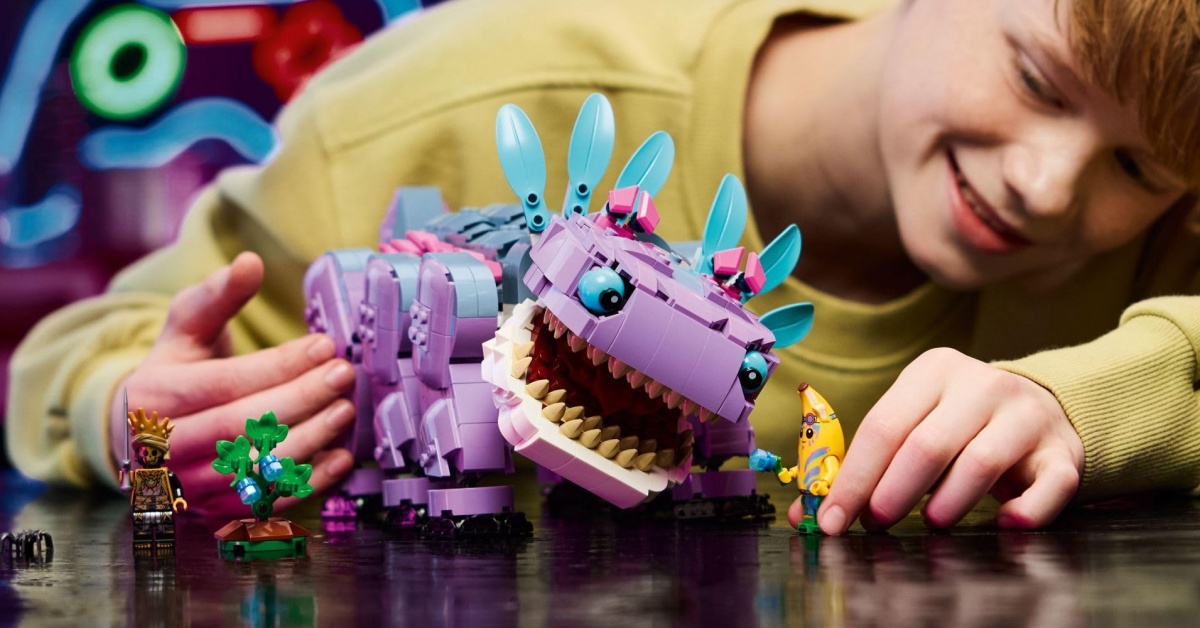 LEGO’s Fortnite Klombo set comes with Peely and Oro minifigures + in-game outfit down at LEGO’s Fortnite Klombo set comes with Peely and Oro minifigures + in-game outfit down at
